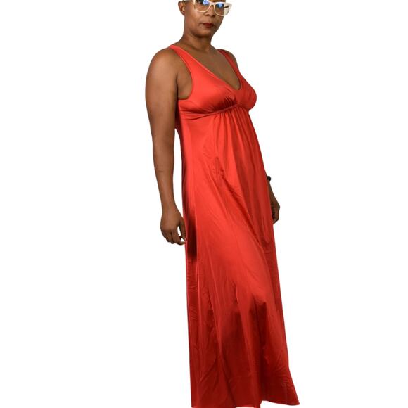 Vintage Vanity Fair Silky Red Nightgown 70s Nylon Goddess Long Maxi Lingerie XS - Picture 14 of 16